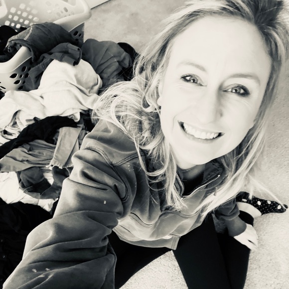 Meet your Posher, Kelly - Picture 2 of 4